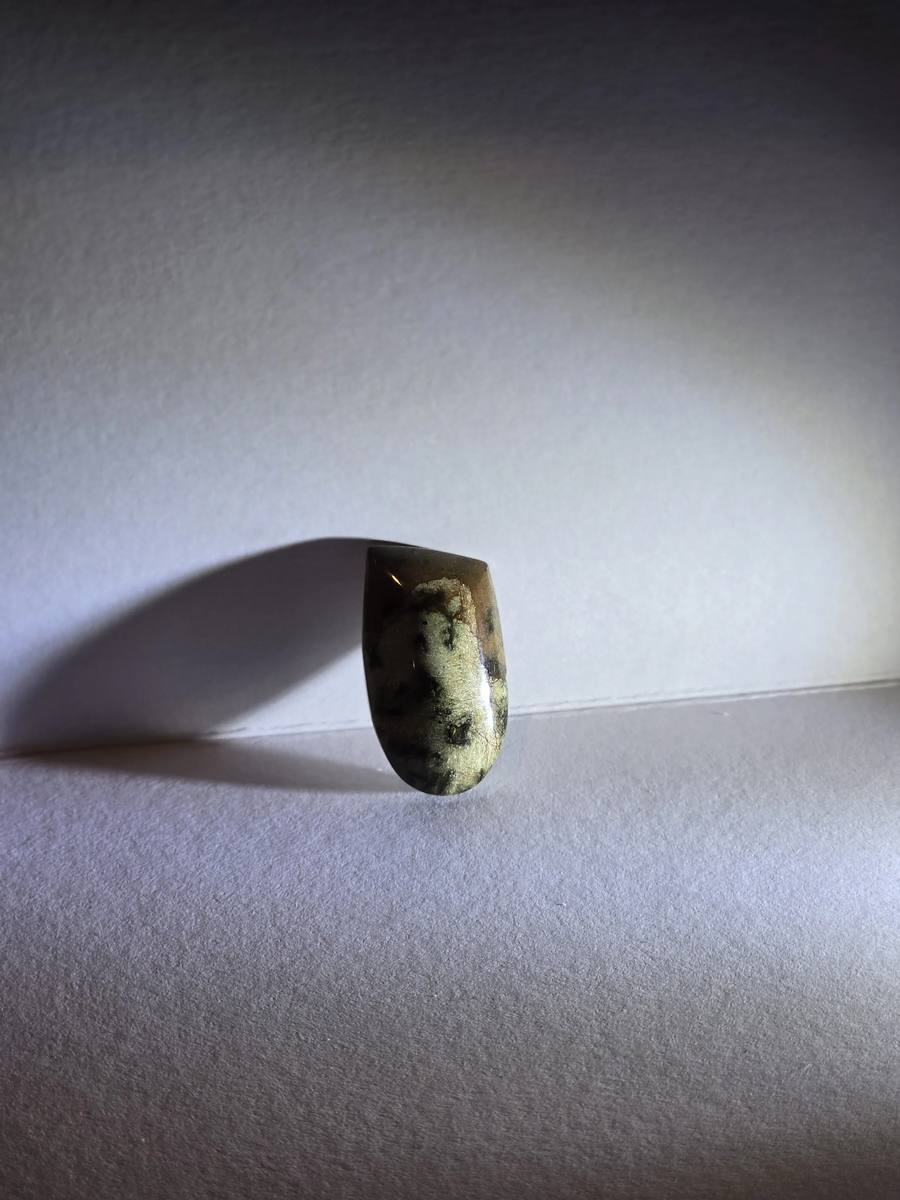 shield cream sage rhyolite beach stone cab