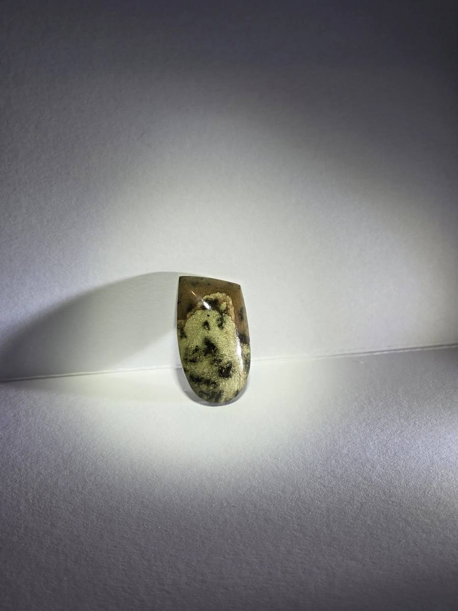 shield cream sage rhyolite beach stone cab, alternate view