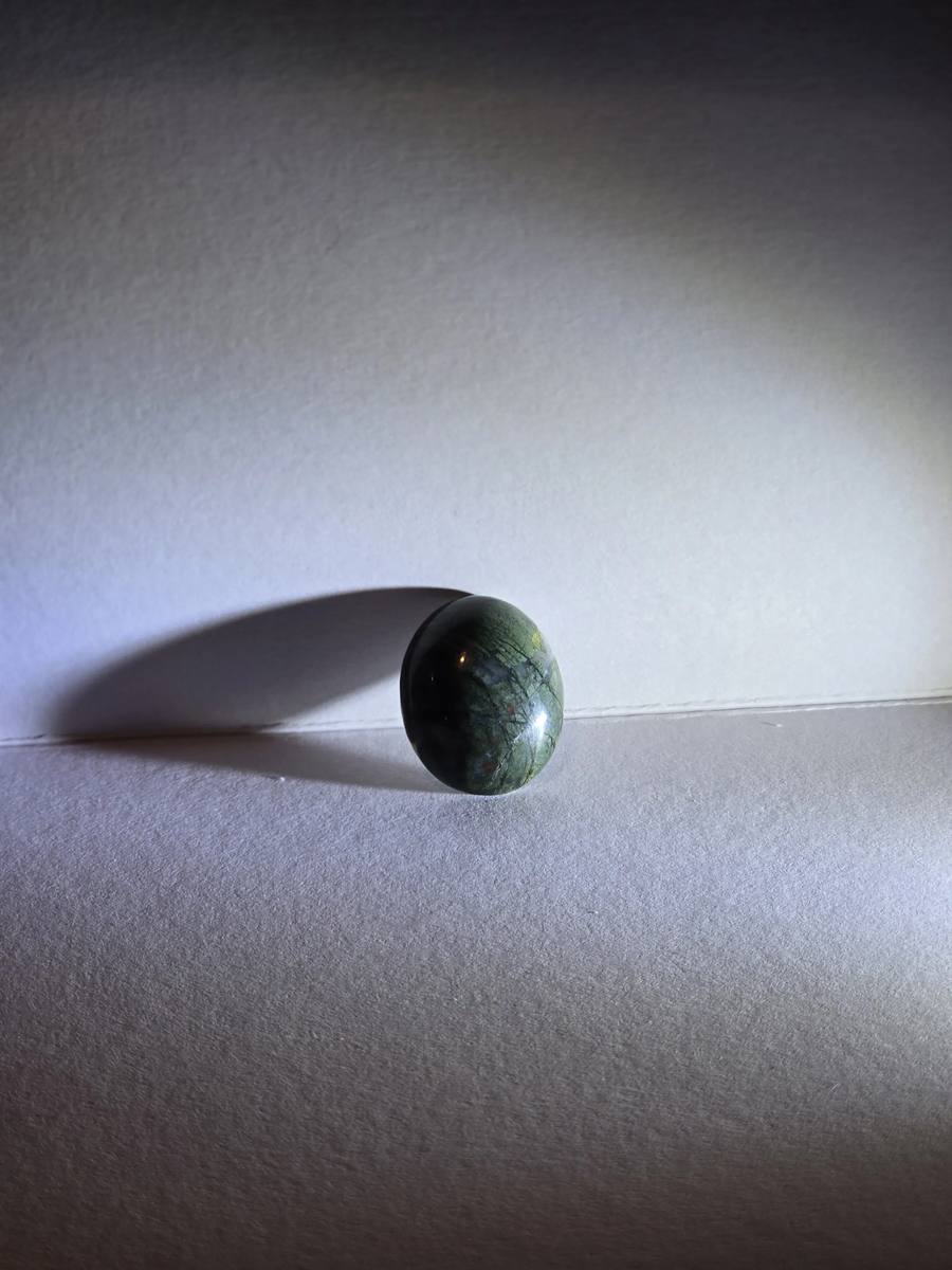 oval green brecciated beach stone cab