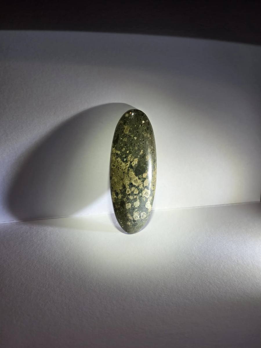elongated oval rhyolite cab, alternate view