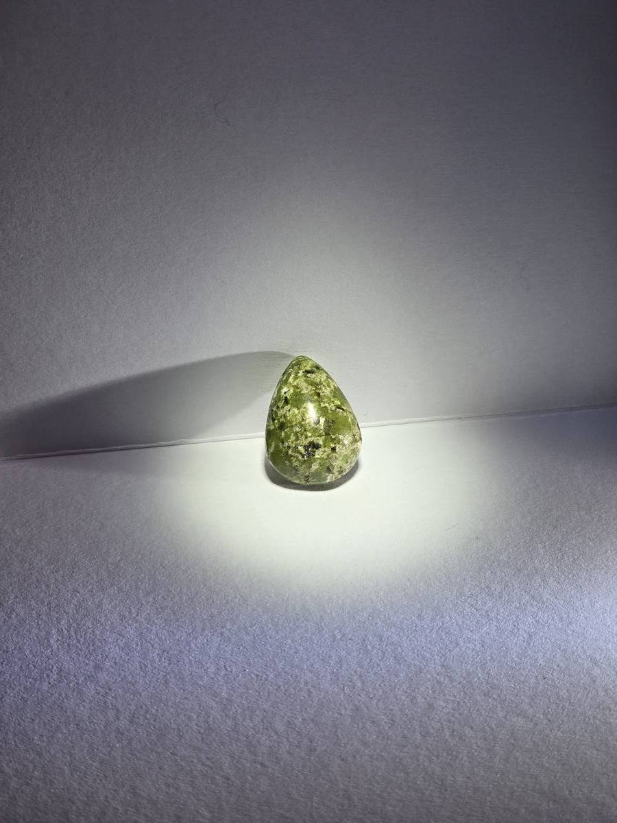 teardrop serpentinite — back