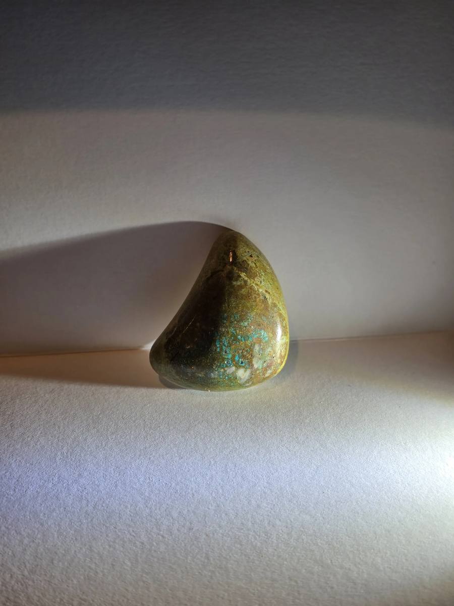 rounded fang limonite chrysocolla — front
