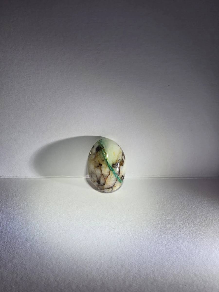 oval chrysocolla in quartz teal vein — back