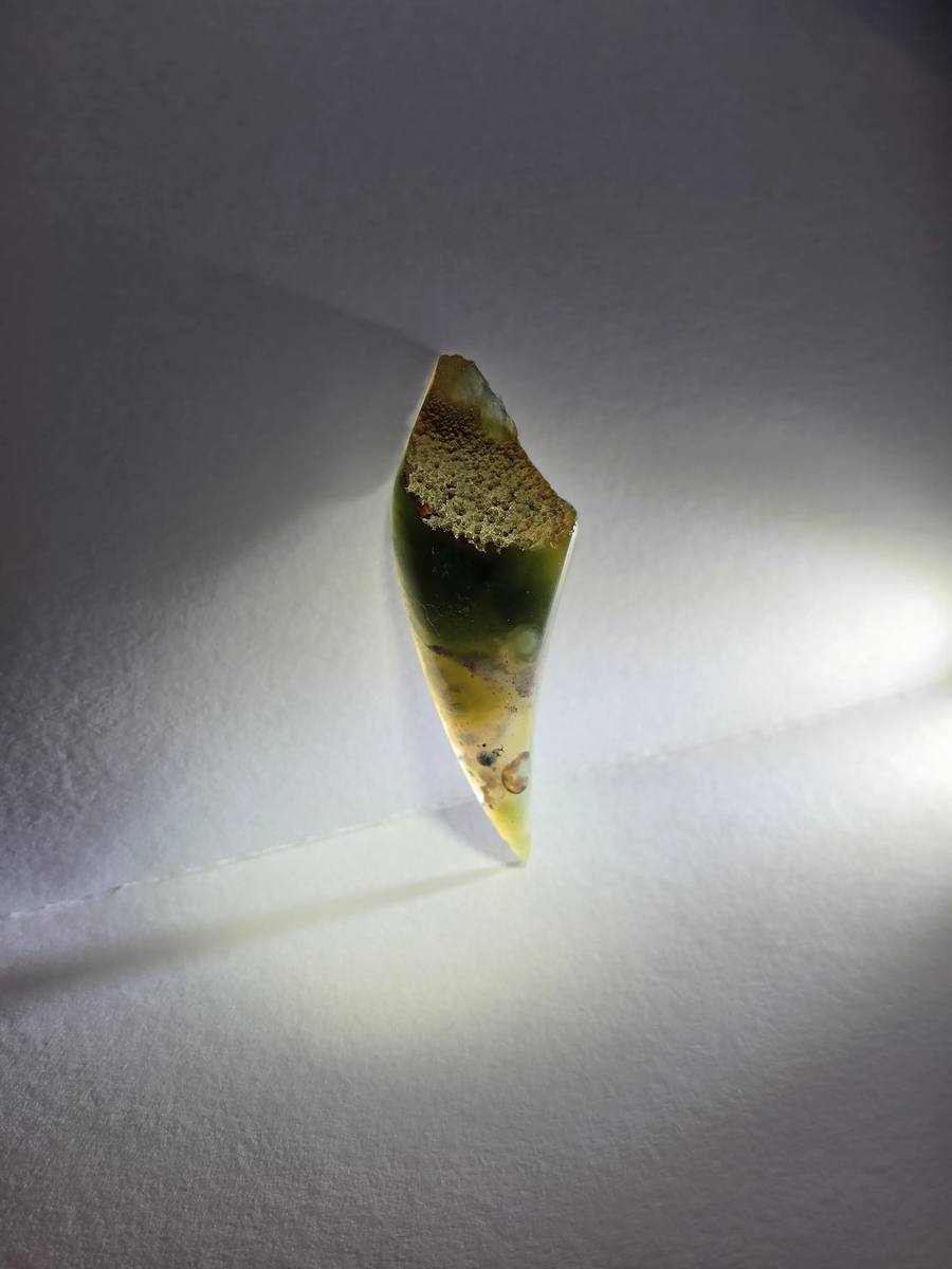 fang cut green ocean jasper live edge — back